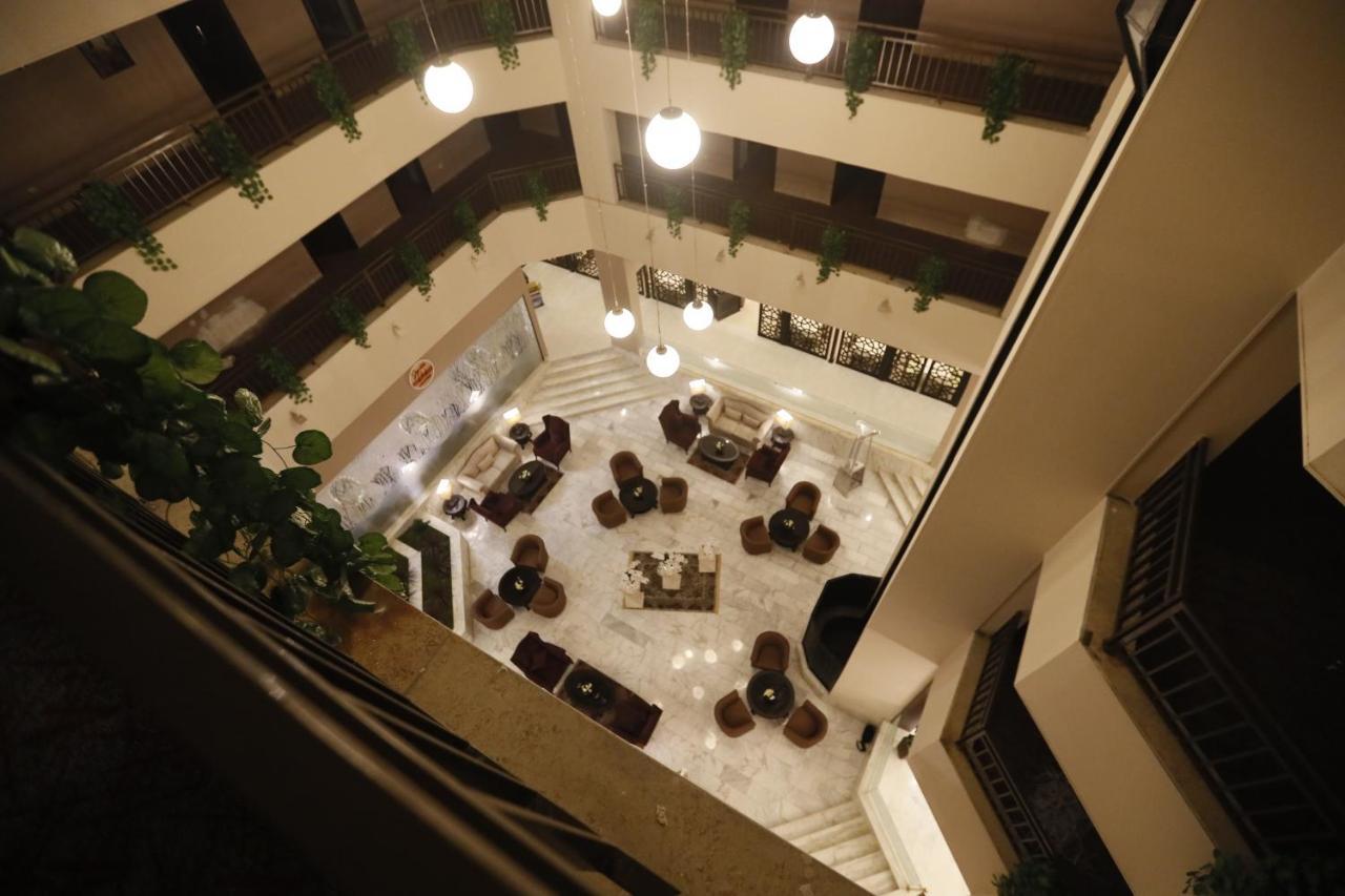 The Signature Hotel Amman Buitenkant foto
